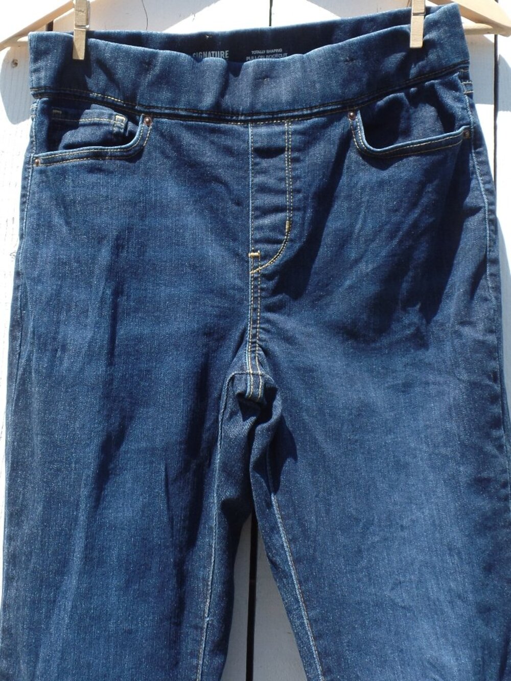 Signature Levi Strauss Pull On BOOT CUT Jeans 8S EUC - Picture 2 of 7